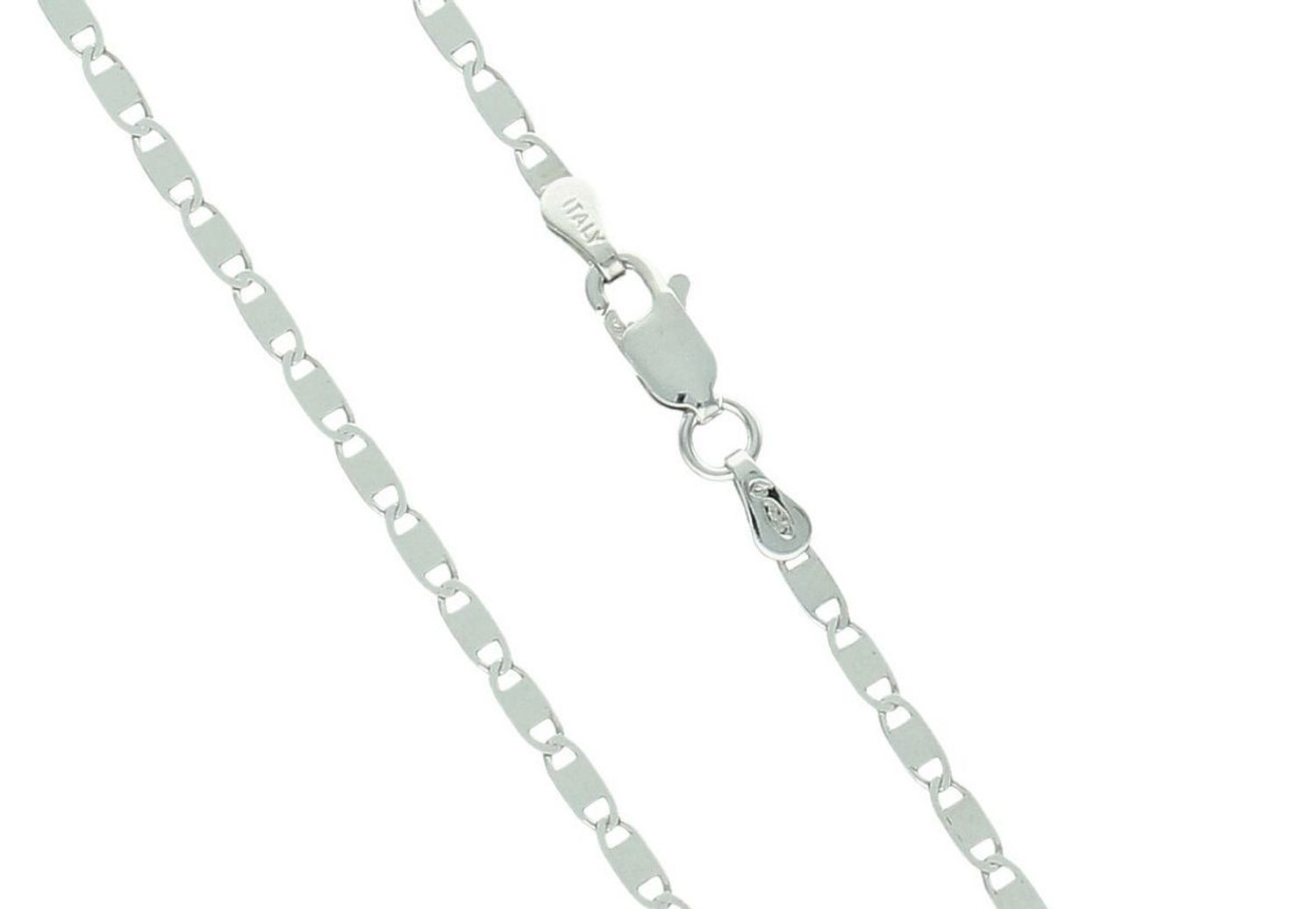 Srebrny łańcuszek DIA-LAN-6522R-925 – delikatne blaszki o szerokości 2,5 mm, długość 60 cm, waga ok. 4,40 g. Wykonany ze srebra próby 925, z zapięciem na karabińczyk. Ponadczasowy 1.jpg